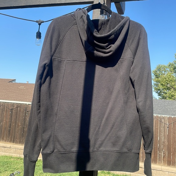 Womens Oakley sweatshirt - Picture 6 of 9